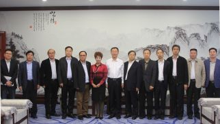 河南省伊川县县长李君等领导一行拜访不朽情缘官网入口投资集团